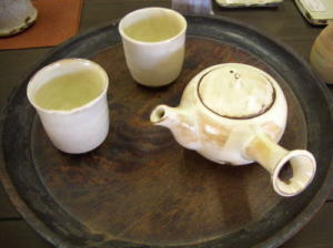 �}�{�Ɠ���