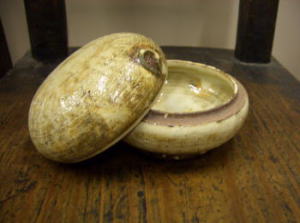 �������W��